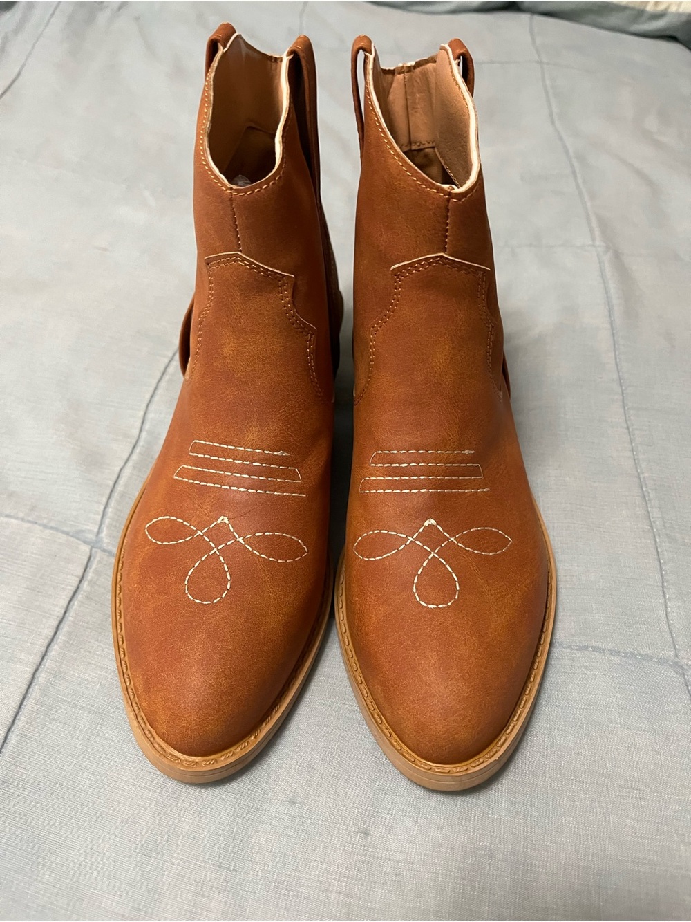 Women’s Chelsea Boot in Brown with Decorative Stitching